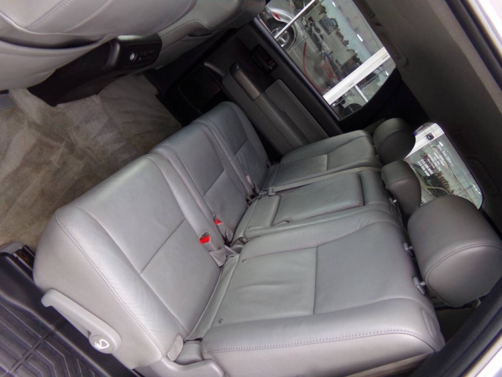 2011 Toyota Sequoia Image 14