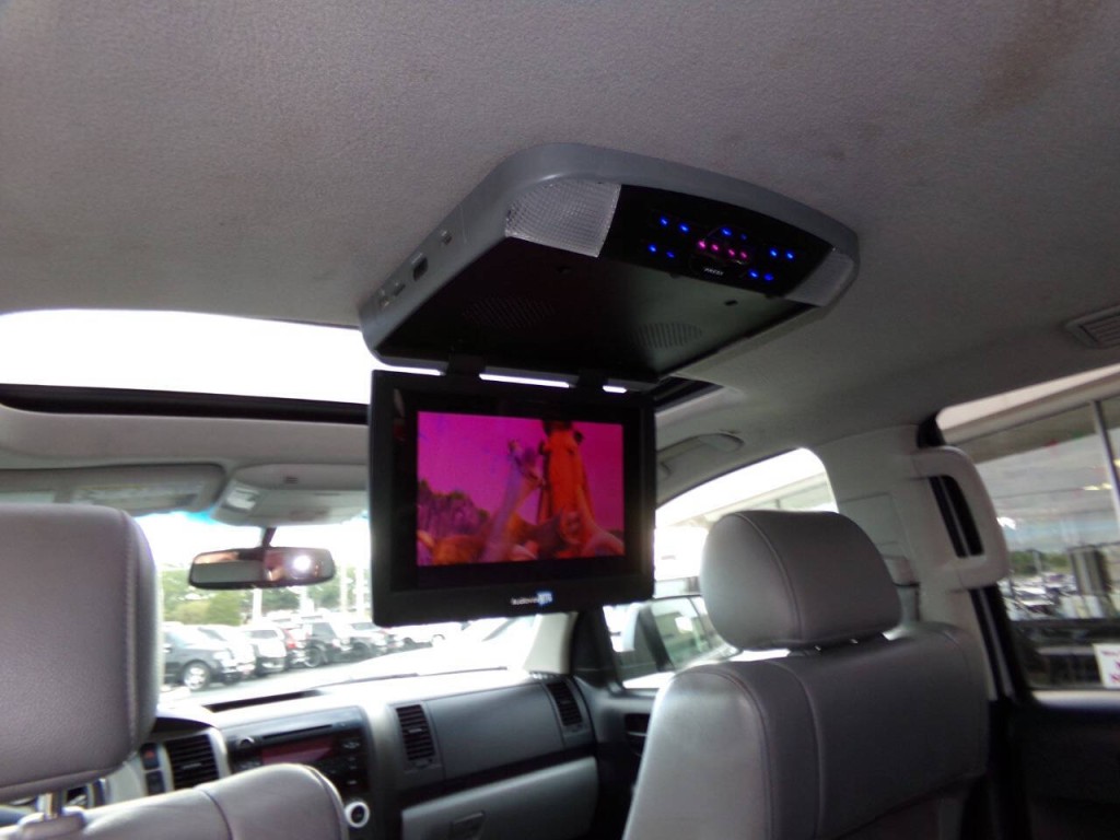 2011 Toyota Sequoia Image 19