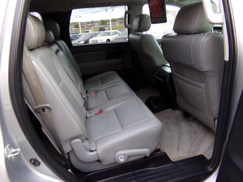2011 Toyota Sequoia Image 30