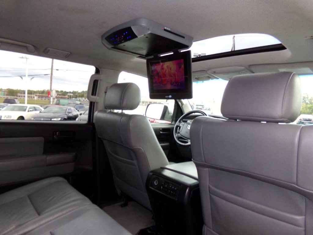 2011 Toyota Sequoia Image 33