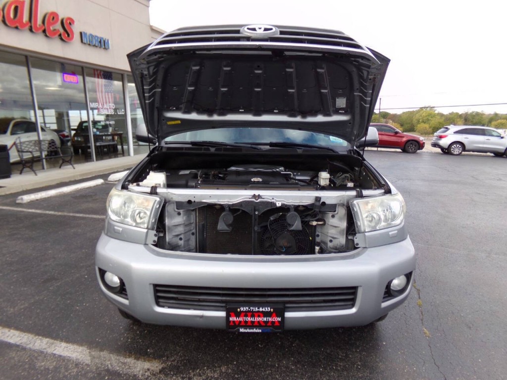 2011 Toyota Sequoia Image 41