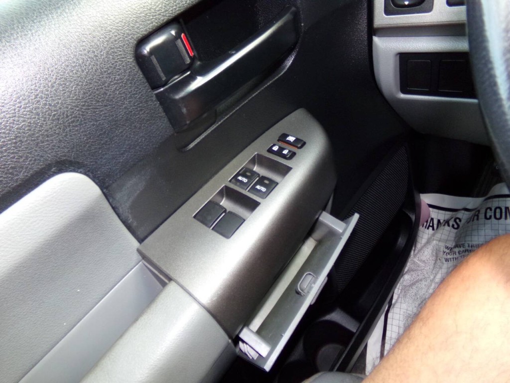 2011 Toyota Sequoia Image 70