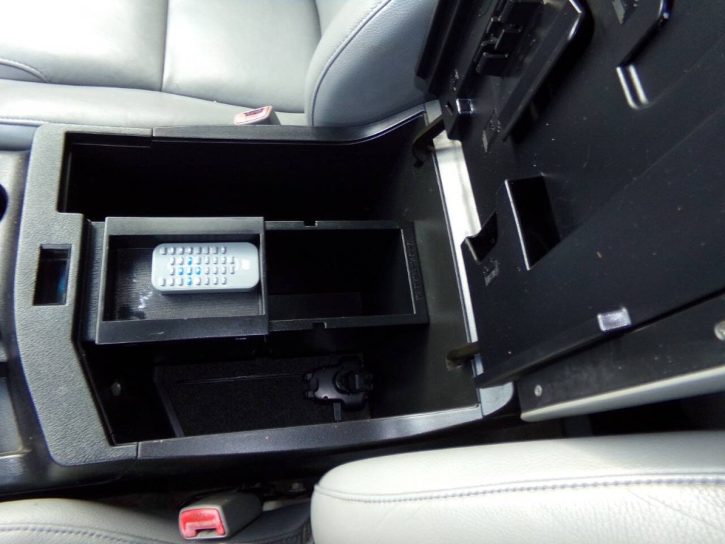 2011 Toyota Sequoia Image 74