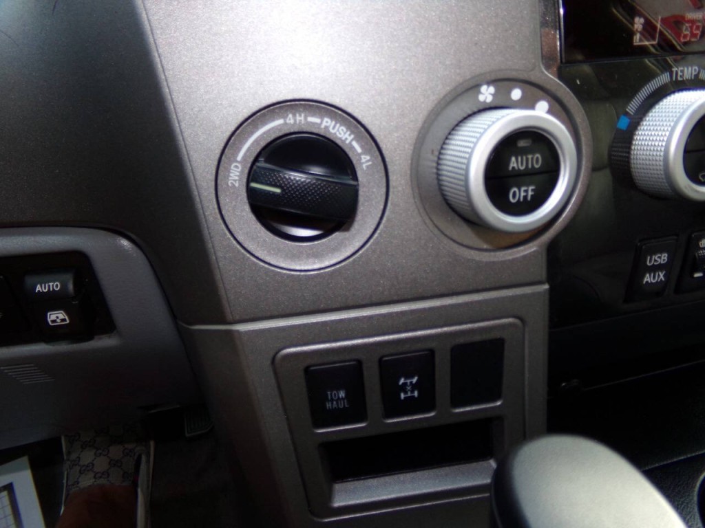 2011 Toyota Sequoia Image 75