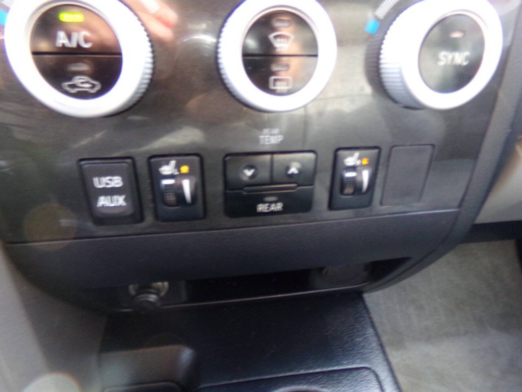 2011 Toyota Sequoia Image 77