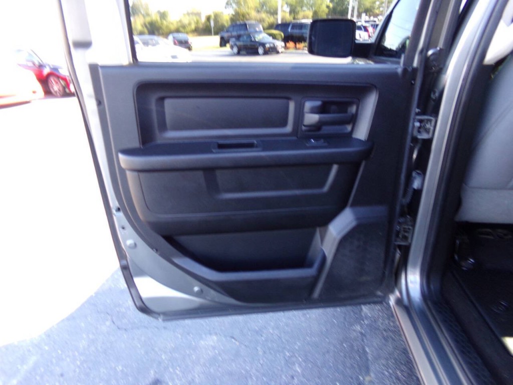 2013 RAM 1500 Image 18