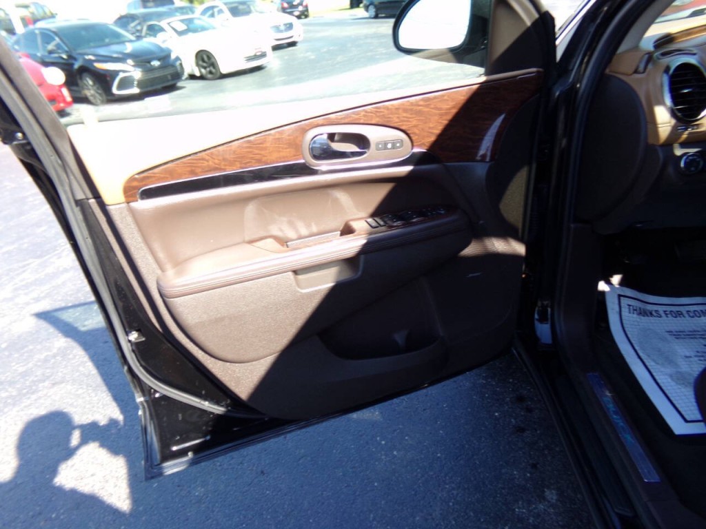 2017 Buick Enclave Image 12