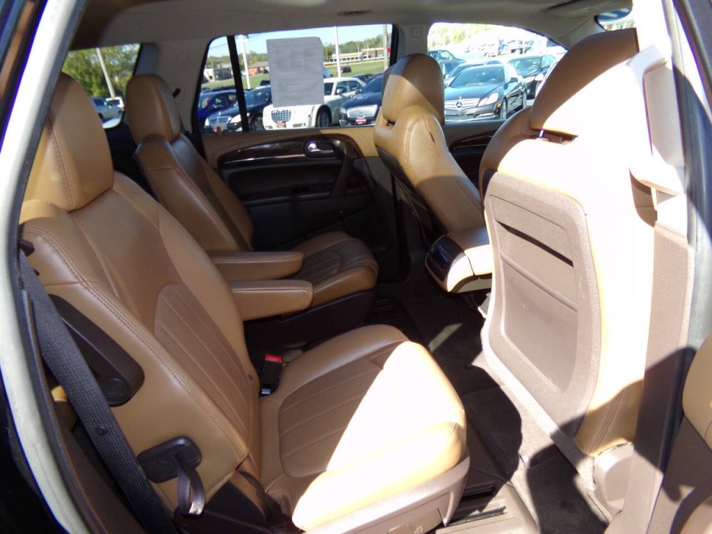 2017 Buick Enclave Image 28