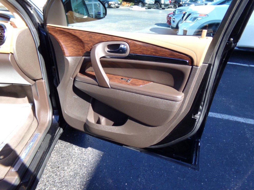 2017 Buick Enclave Image 36