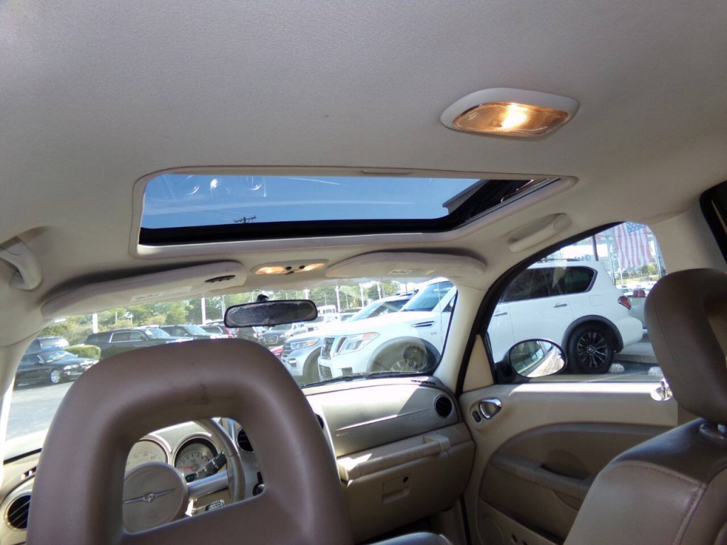 2006 Chrysler PT Cruiser Image 17