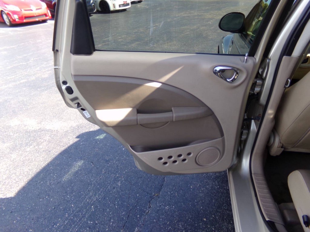 2006 Chrysler PT Cruiser Image 19