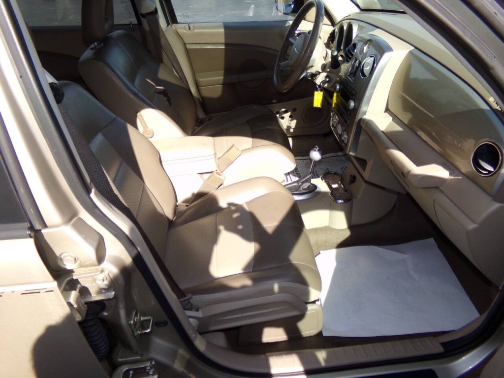 2006 Chrysler PT Cruiser Image 28