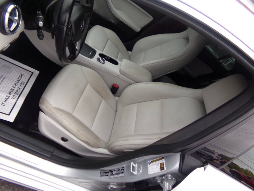 2014 Mercedes-Benz CLA-Class Image 11