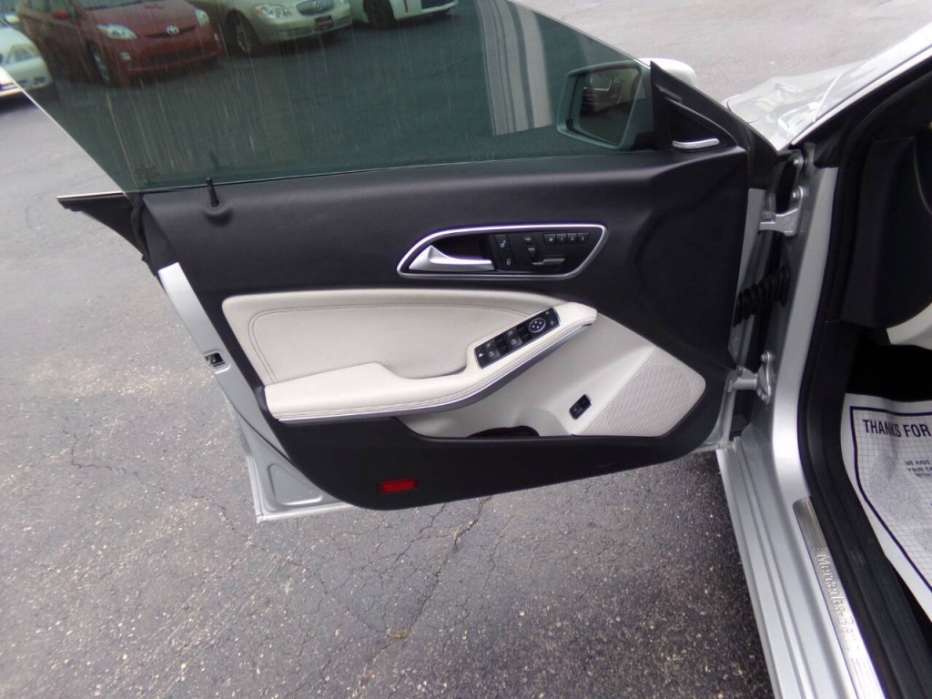 2014 Mercedes-Benz CLA-Class Image 12