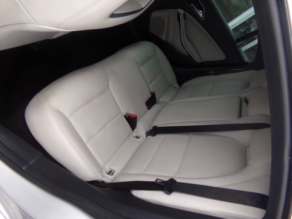 2014 Mercedes-Benz CLA-Class Image 14