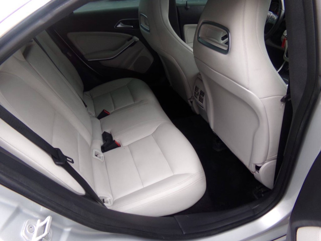 2014 Mercedes-Benz CLA-Class Image 20