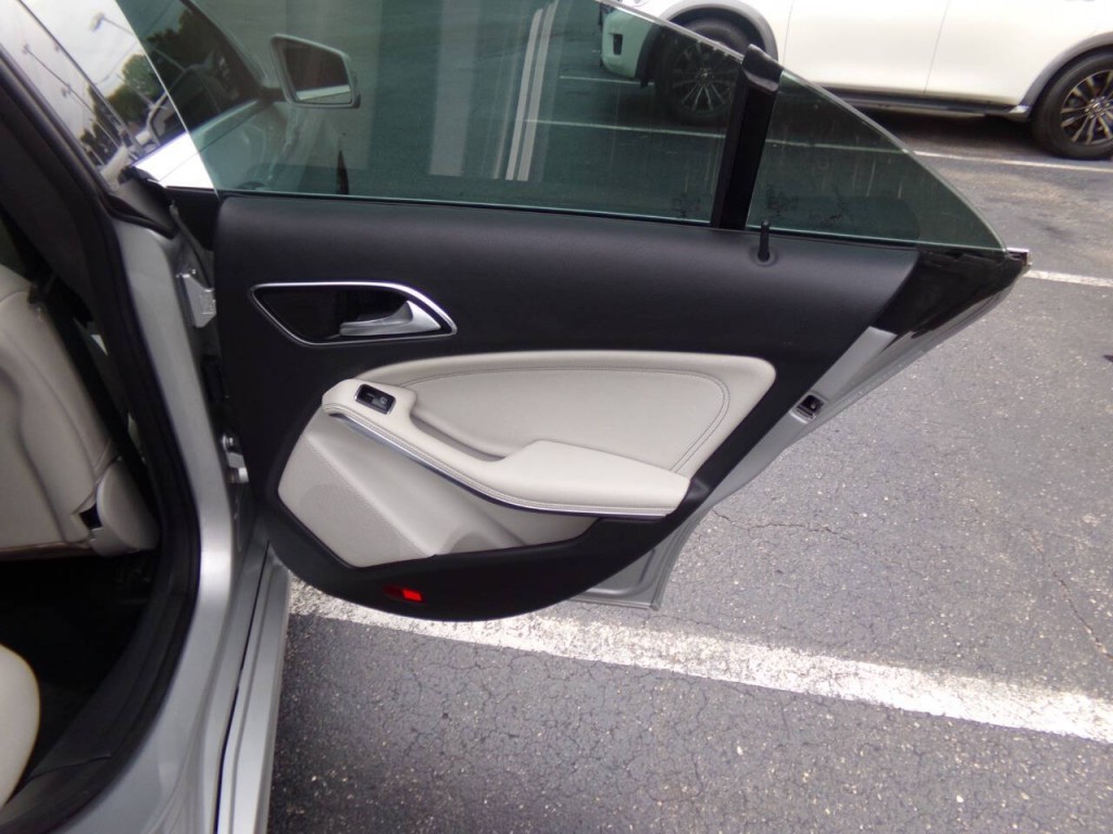2014 Mercedes-Benz CLA-Class Image 23