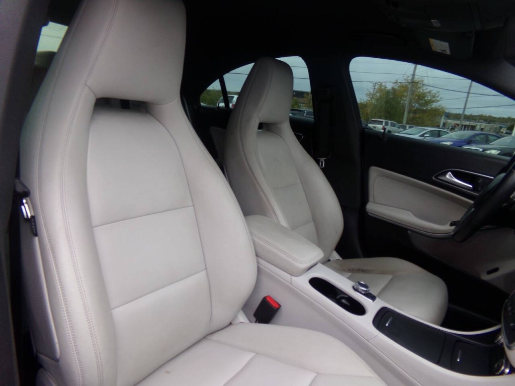 2014 Mercedes-Benz CLA-Class Image 26