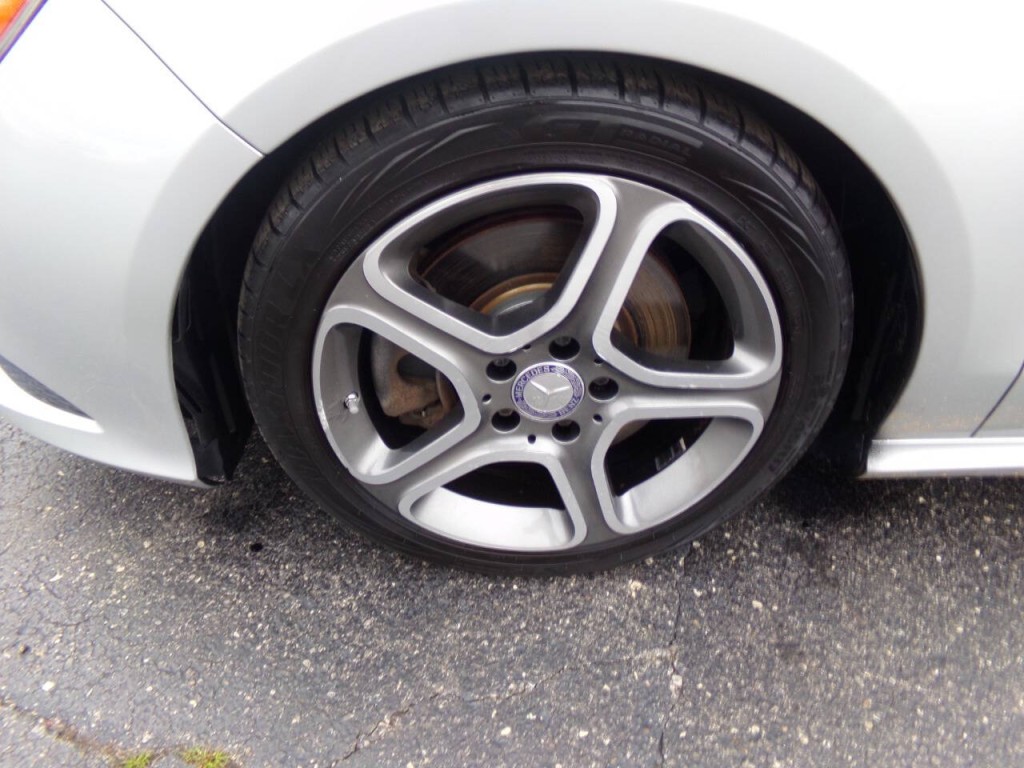 2014 Mercedes-Benz CLA-Class Image 31