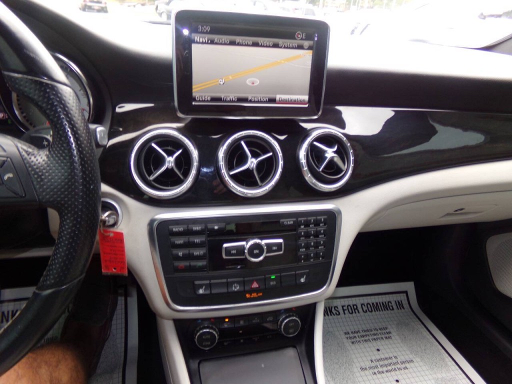 2014 Mercedes-Benz CLA-Class Image 53