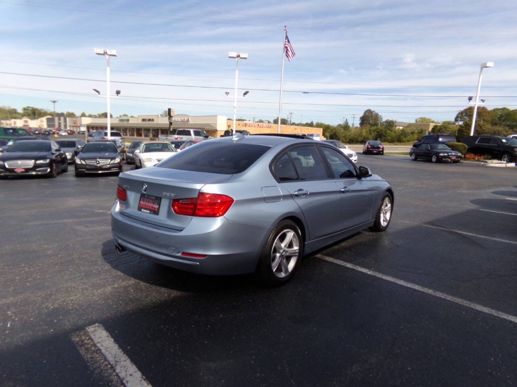 2013 BMW 3 Series Image 6