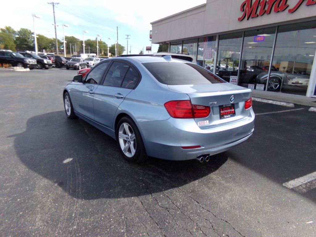 2013 BMW 3 Series Image 8
