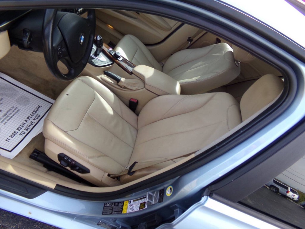 2013 BMW 3 Series Image 11