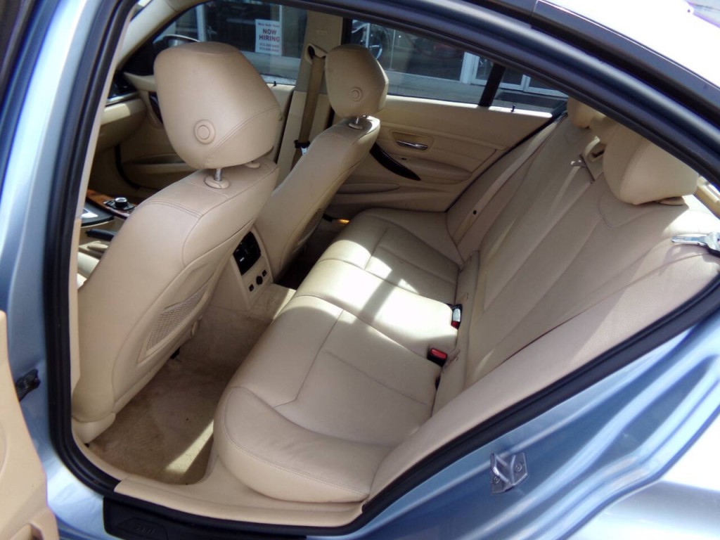 2013 BMW 3 Series Image 13