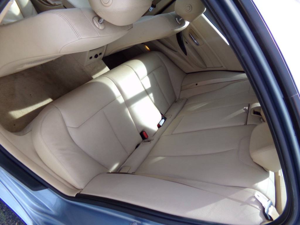 2013 BMW 3 Series Image 14