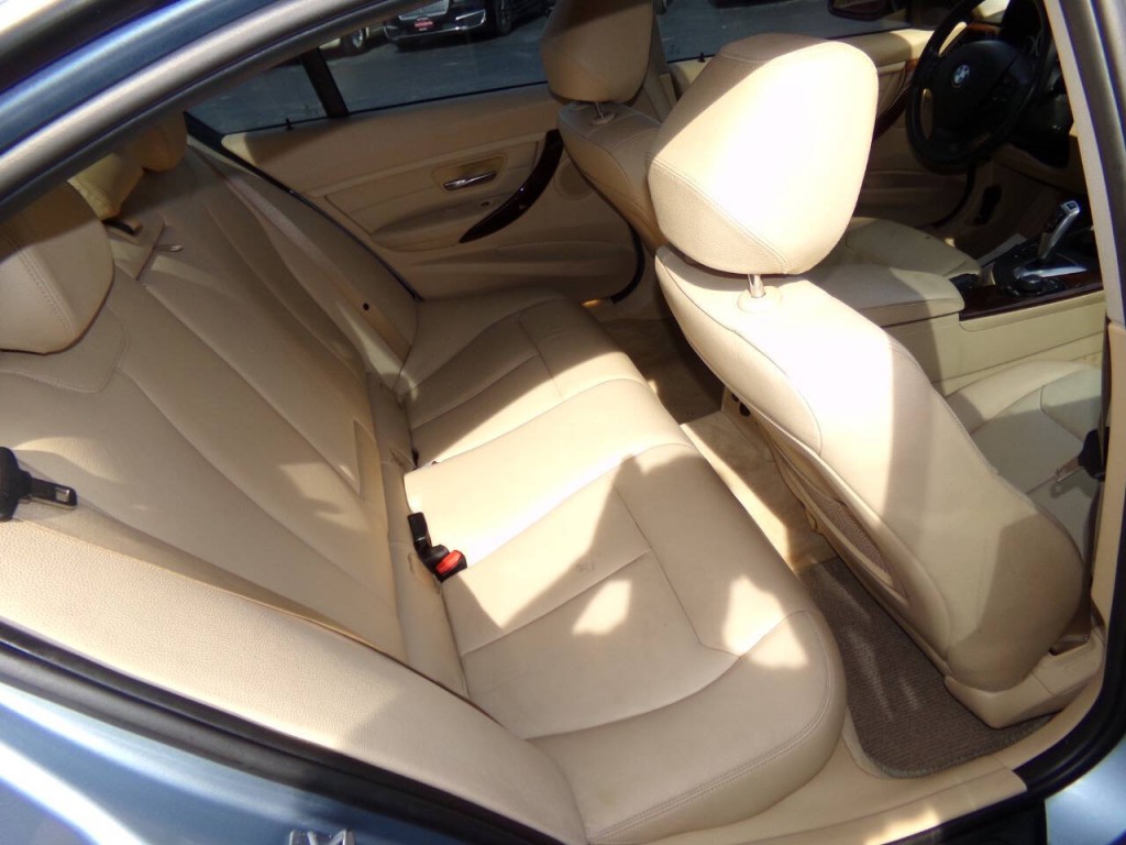 2013 BMW 3 Series Image 21