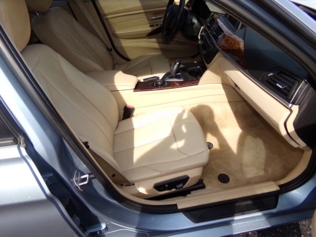 2013 BMW 3 Series Image 26