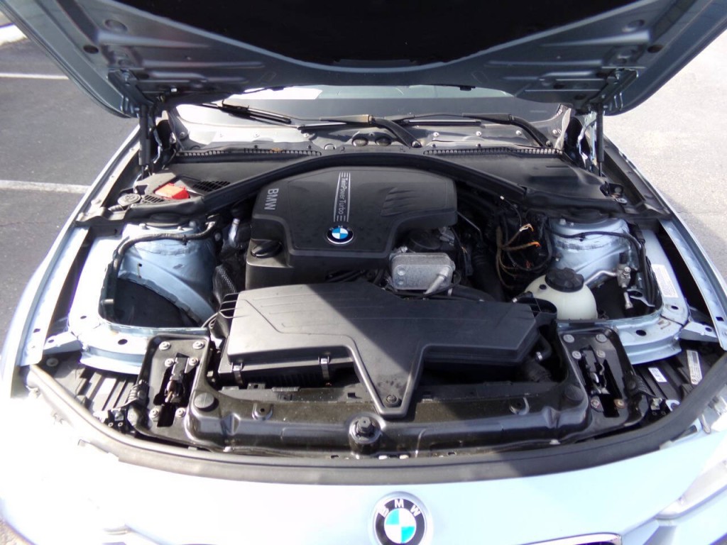 2013 BMW 3 Series Image 30