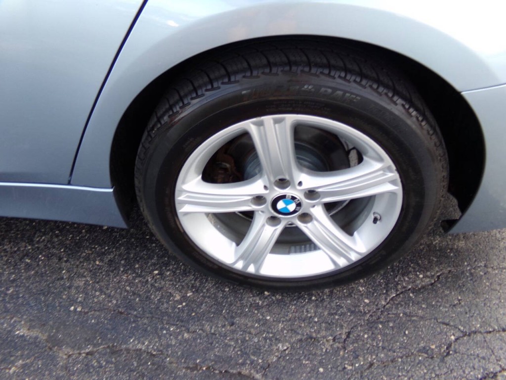 2013 BMW 3 Series Image 36