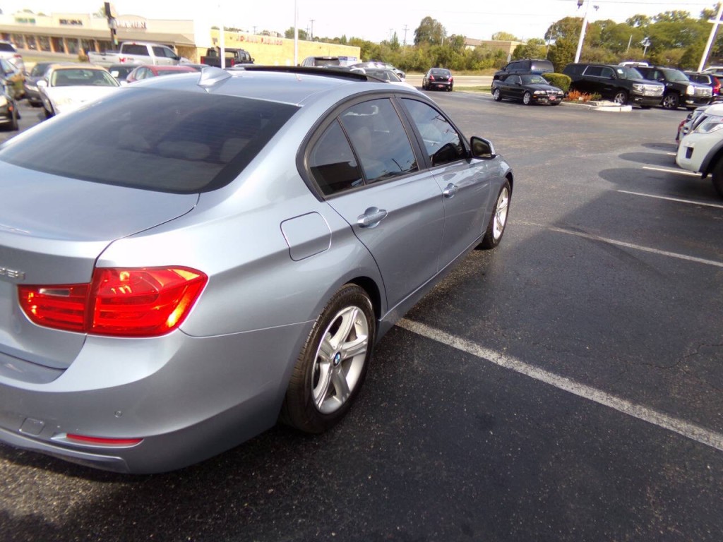 2013 BMW 3 Series Image 40