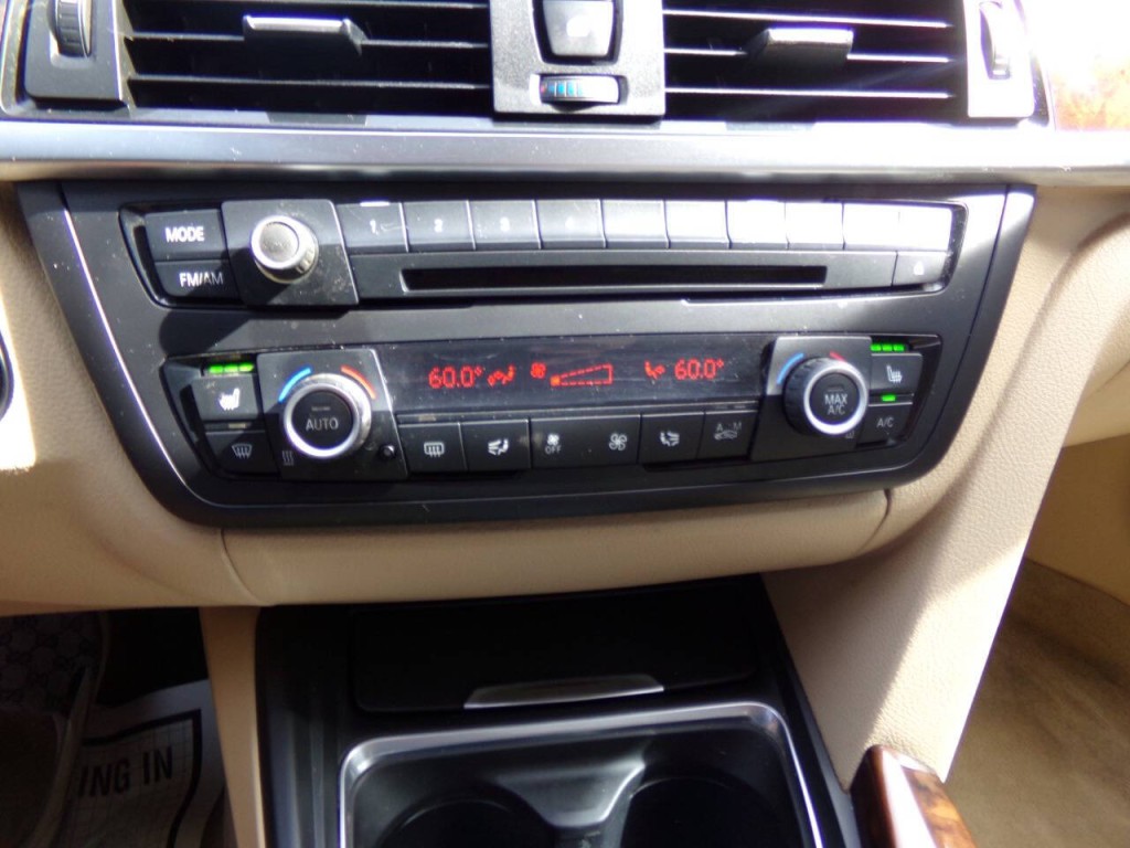 2013 BMW 3 Series Image 59