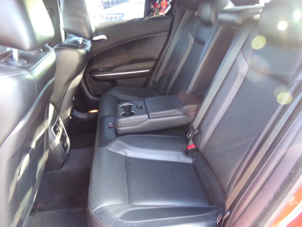 2016 Dodge Charger Image 19