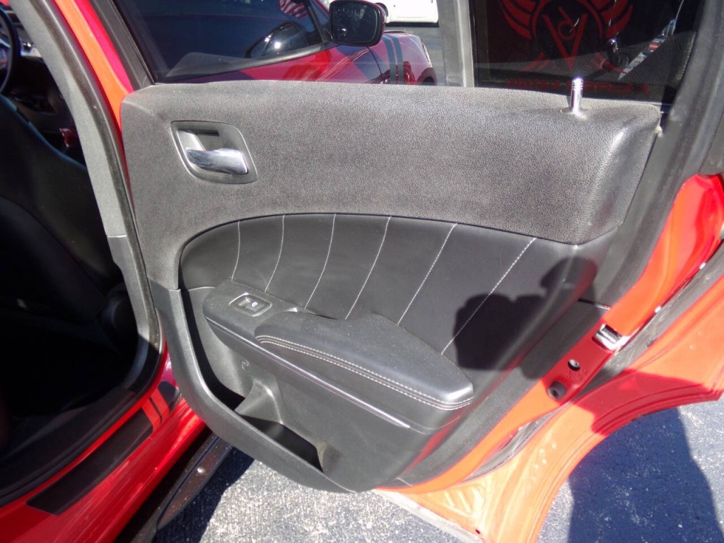 2016 Dodge Charger Image 30