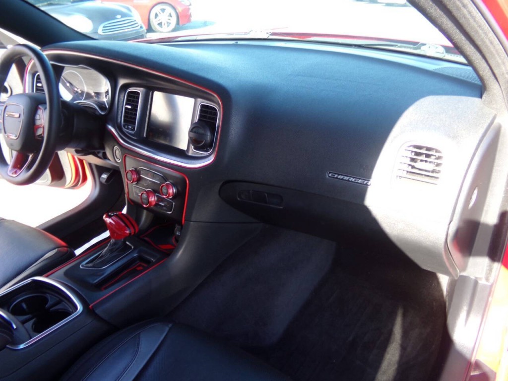 2016 Dodge Charger Image 32