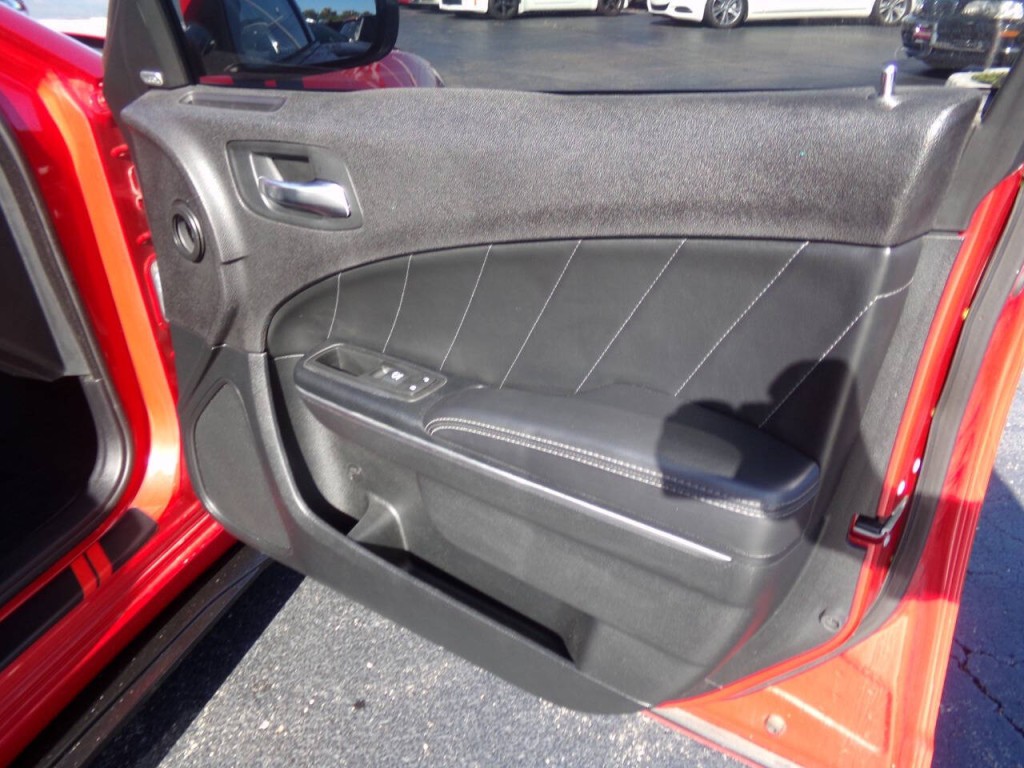 2016 Dodge Charger Image 35