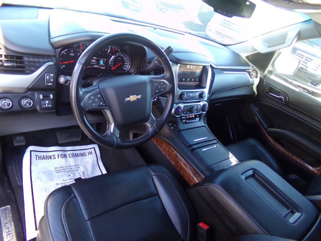 2015 Chevrolet Suburban Image 8