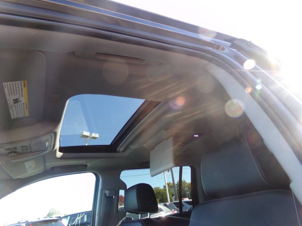 2015 Chevrolet Suburban Image 10