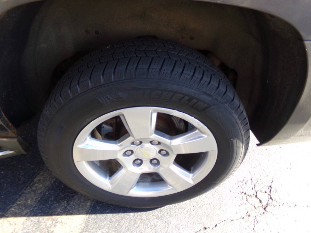 2015 Chevrolet Suburban Image 11