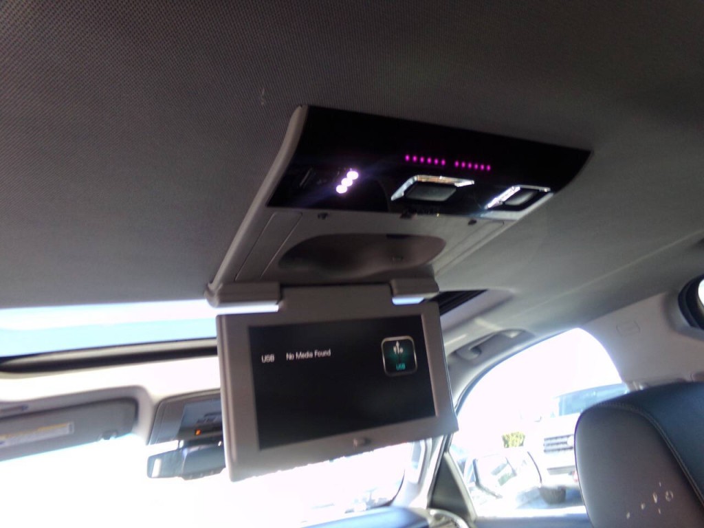 2015 Chevrolet Suburban Image 13