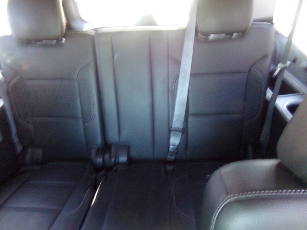 2015 Chevrolet Suburban Image 15