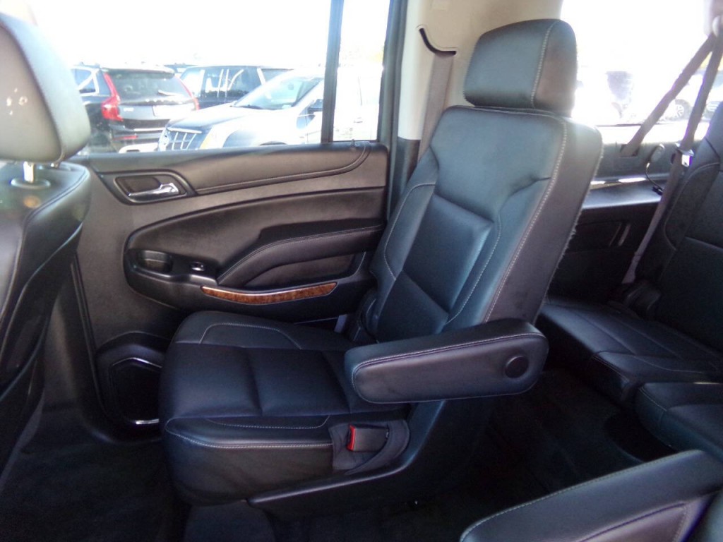 2015 Chevrolet Suburban Image 16