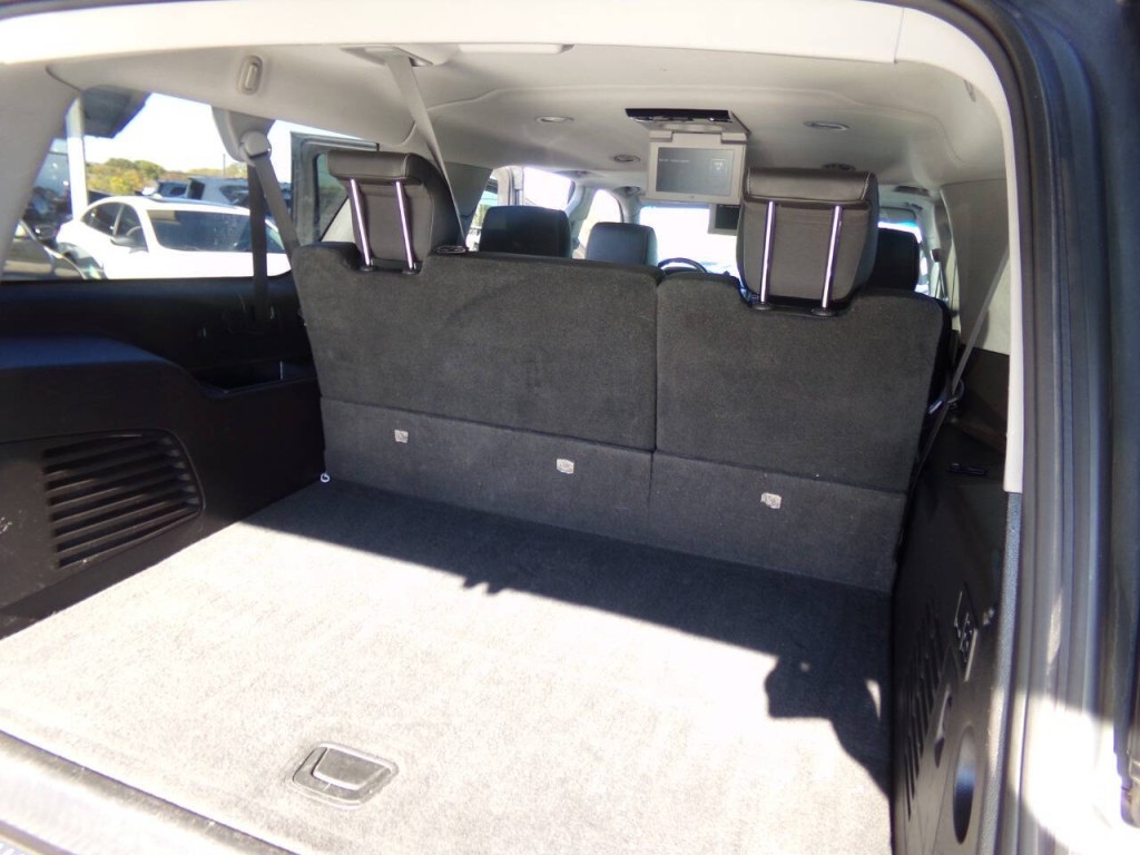 2015 Chevrolet Suburban Image 18
