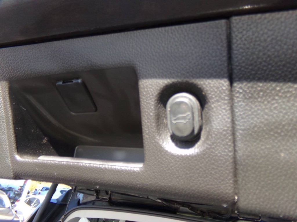 2015 Chevrolet Suburban Image 25