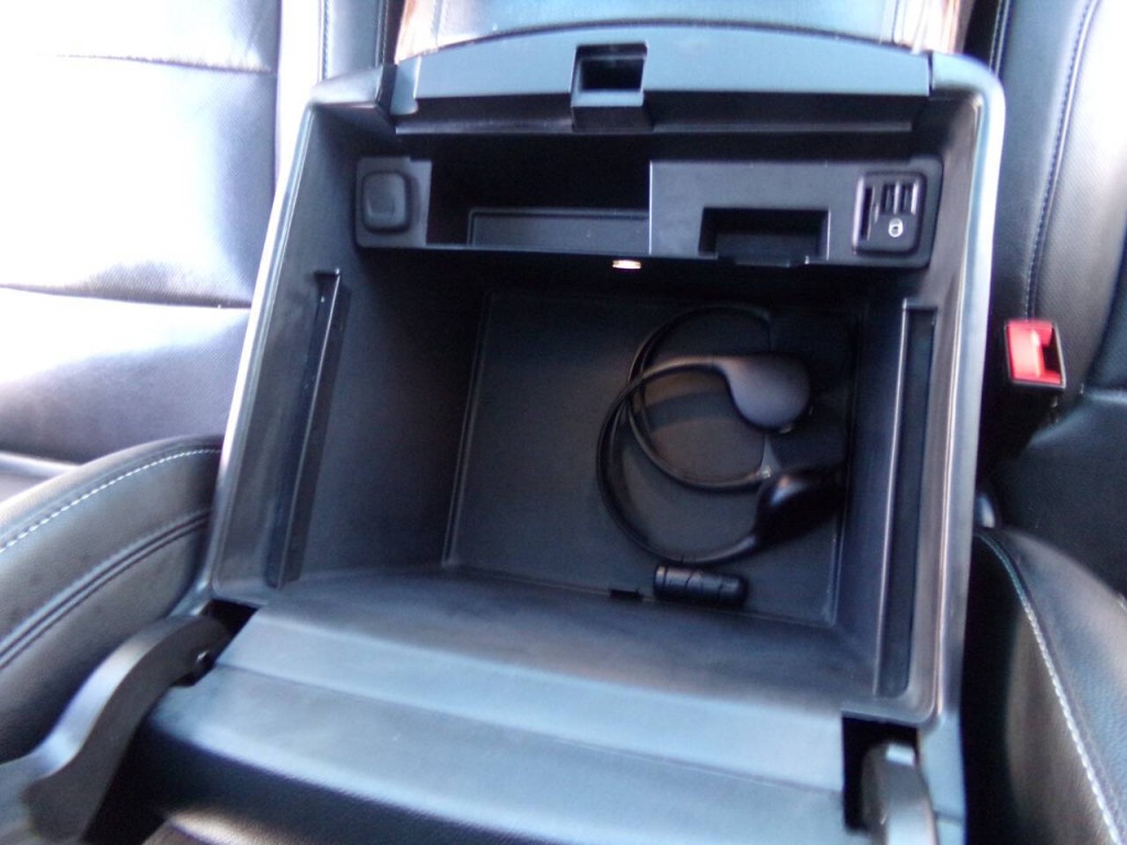 2015 Chevrolet Suburban Image 41