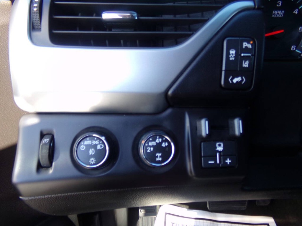 2015 Chevrolet Suburban Image 51