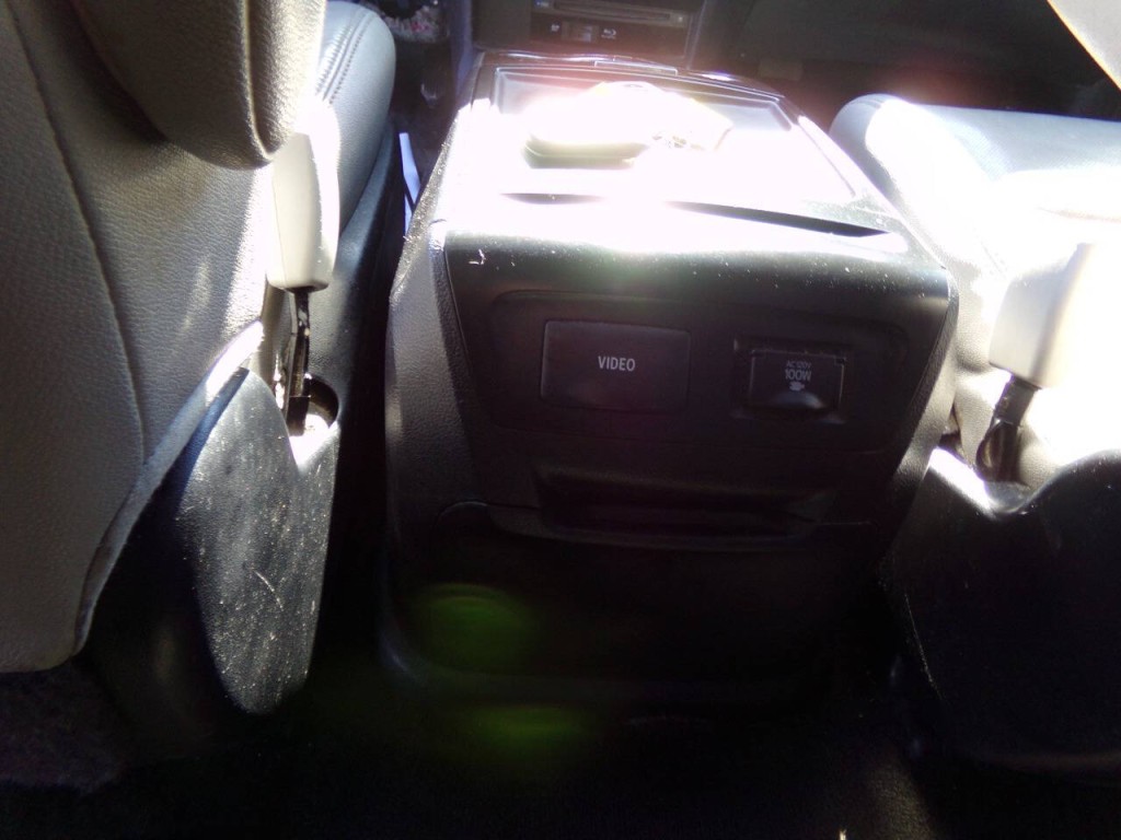 2015 Toyota Sienna Image 13